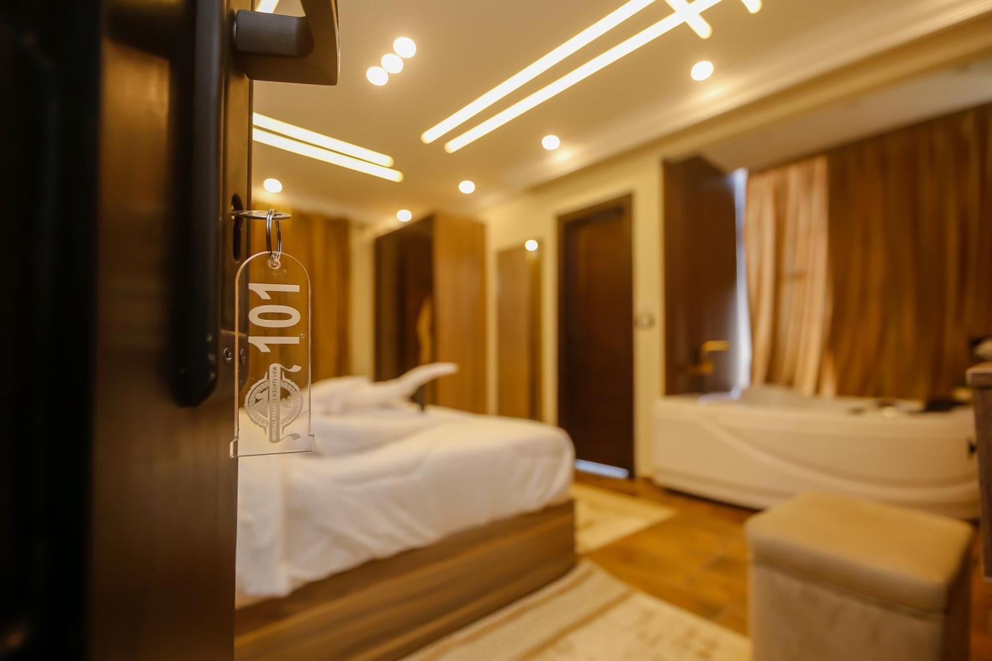 Bed and Breakfast Imperial Pyramids Heights View Nazlet el-Sîsi Esterno foto