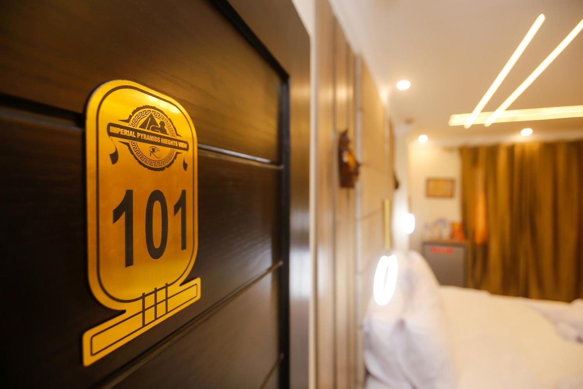 Bed and Breakfast Imperial Pyramids Heights View Nazlet el-Sîsi Esterno foto